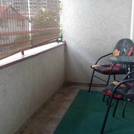 Cosy In Skopje. Comfy, Quiet And In The Centre Of The City. It's All You Need For Your Sightseeing Or Just Visiting. Have A Pleasant Stay. 아파트 *