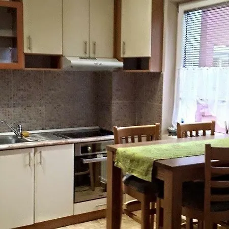 Cosy In Skopje. Comfy, Quiet And In The Centre Of The City. It's All You Need For Your Sightseeing Or Just Visiting. Have A Pleasant Stay. 아파트